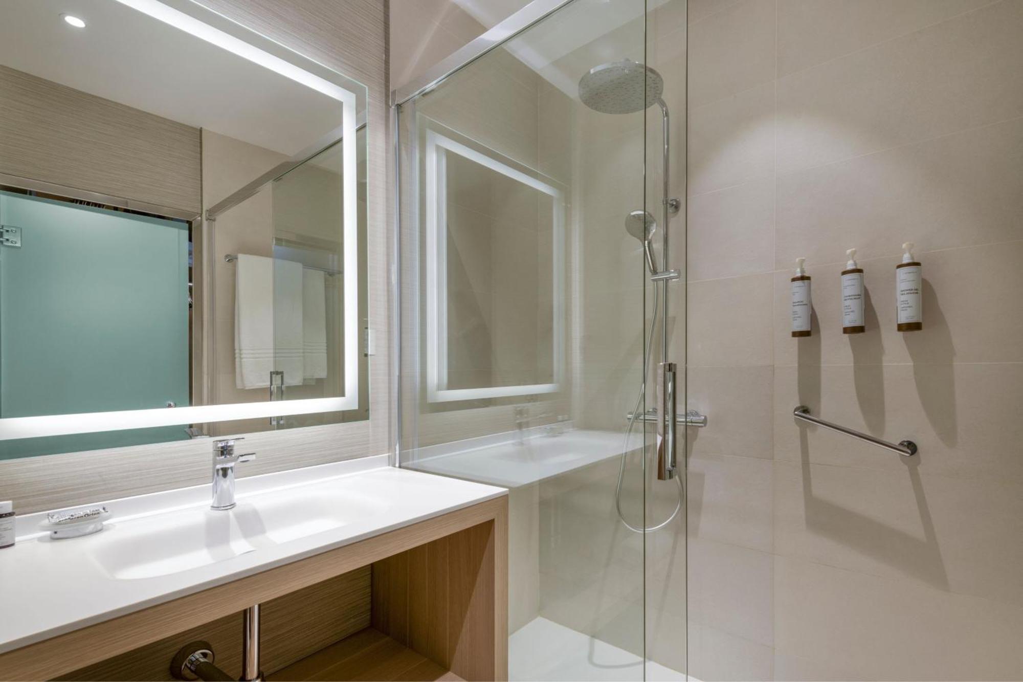 הוספיטלט דה יוברגאט Ac Hotel Som By Marriott מראה חיצוני תמונה