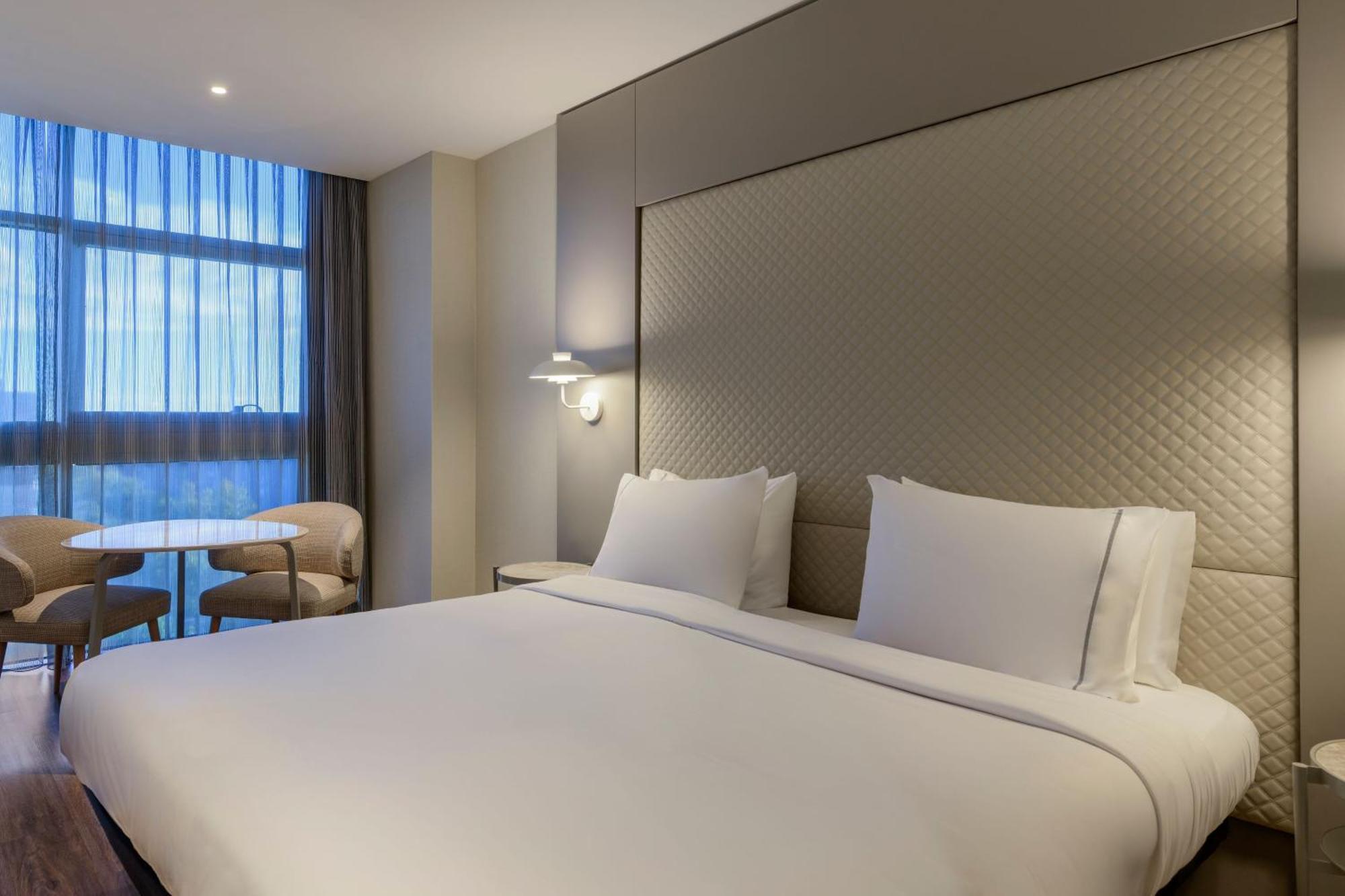 הוספיטלט דה יוברגאט Ac Hotel Som By Marriott מראה חיצוני תמונה